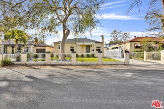 Building Photo - 6323 Farmdale Ave