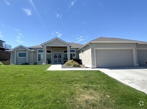 Building Photo - 3813 W 48th Ave