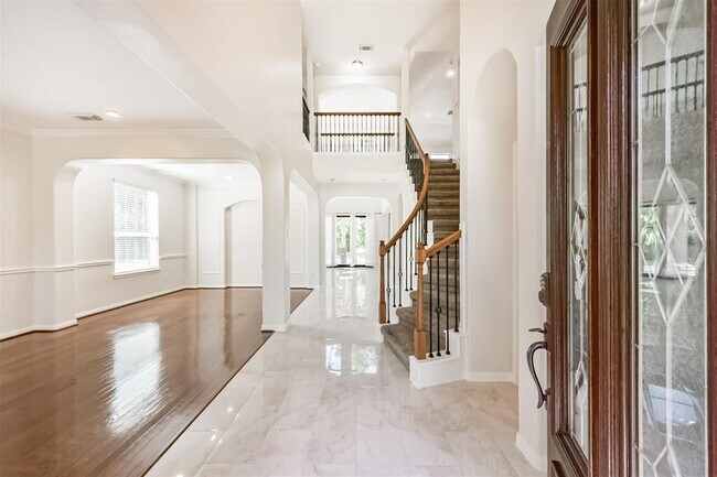 Building Photo - 11502 Bay Ledge Dr