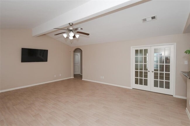 Foto del edificio - 1001 Strawberry Ridge Dr
