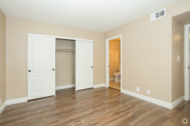 2BR, 2BA - 960 SF Renovated Master Bedroom - Pacific Harbors Sunrise