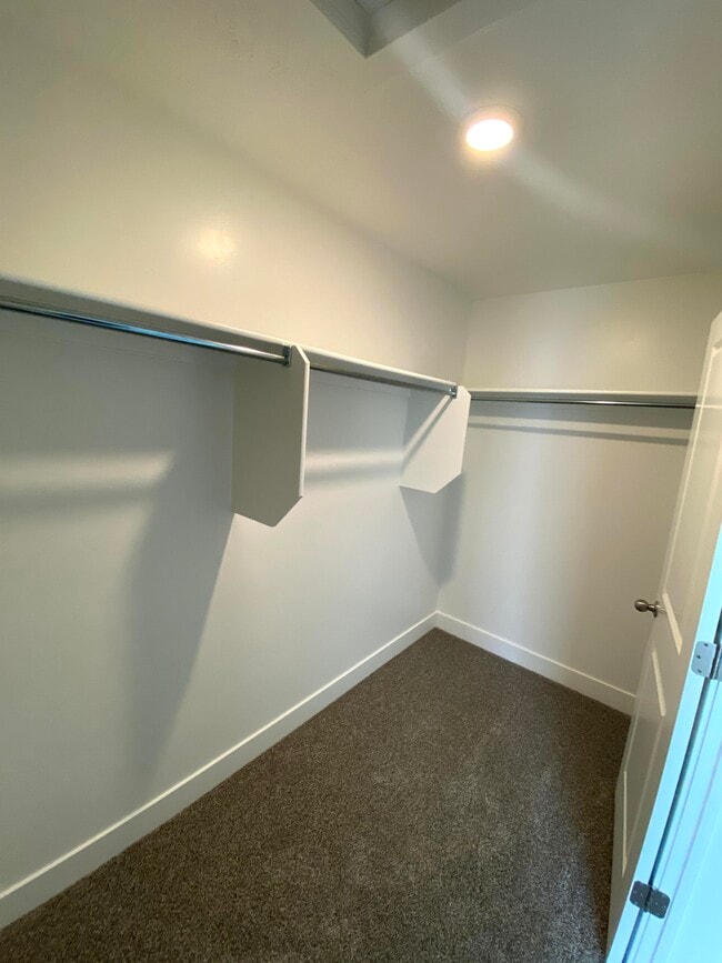 Foto del edificio - 424 W 40 S