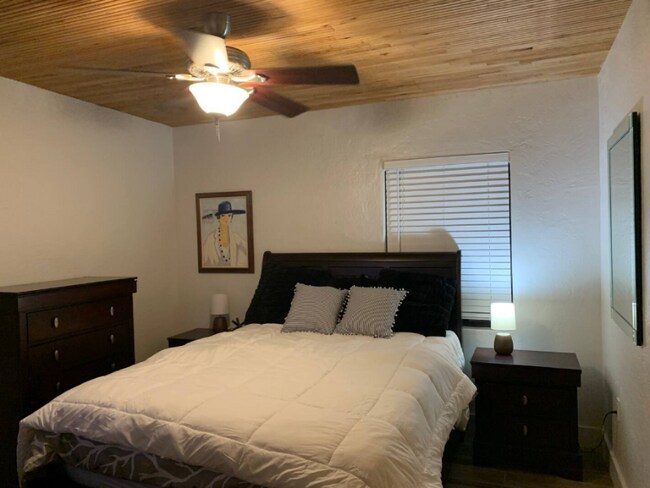 Foto del edificio - 1720 N Whittier Dr