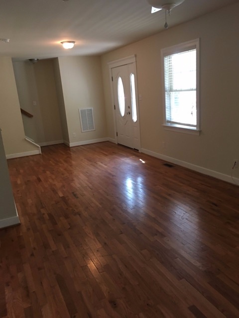 Building Photo - 1626 Parkwood Ave