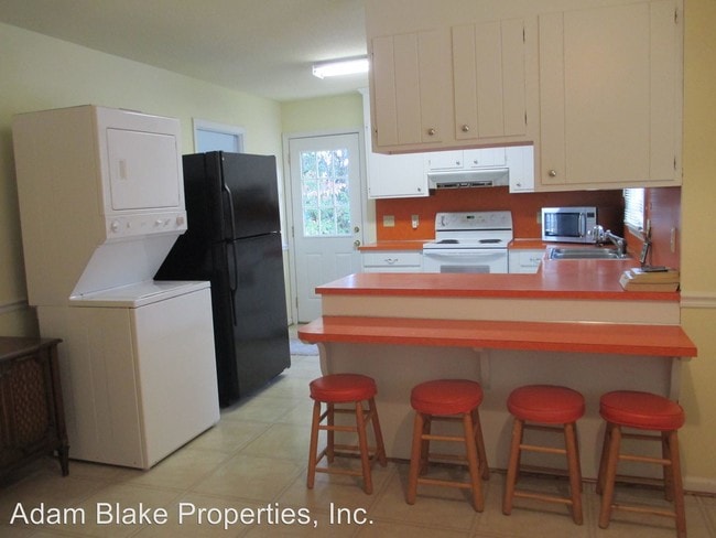 Building Photo - 17028 Island View Dr