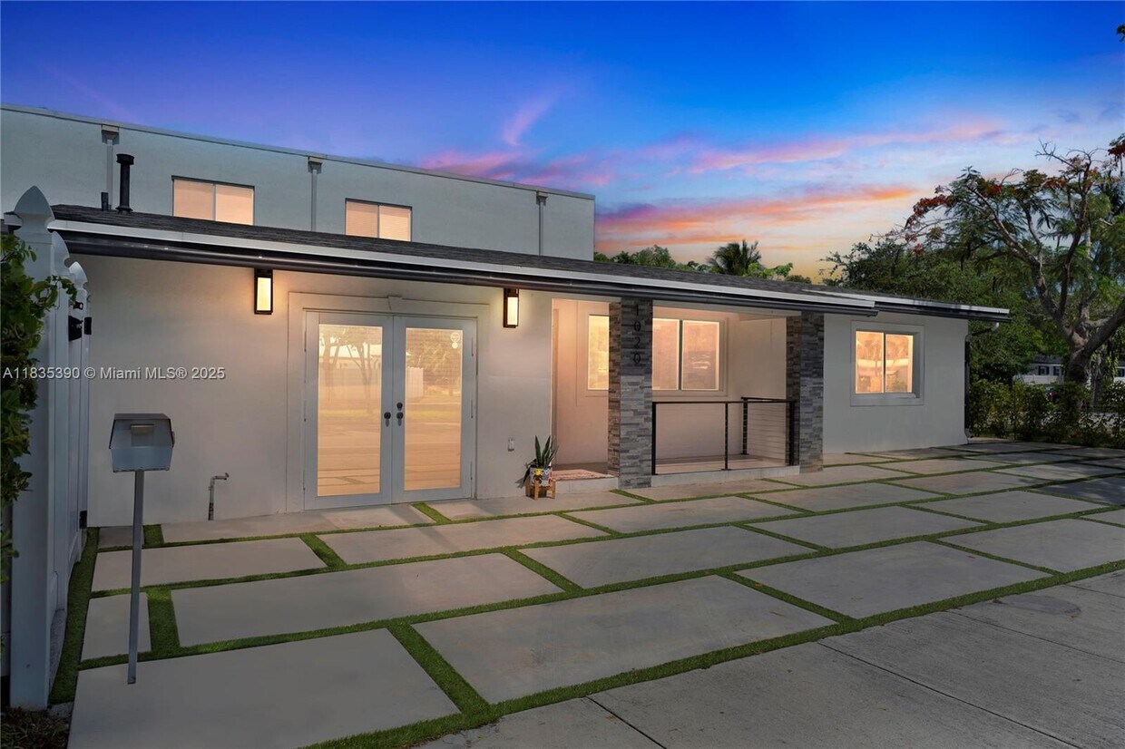Foto principal - 1020 SW 4th Ave