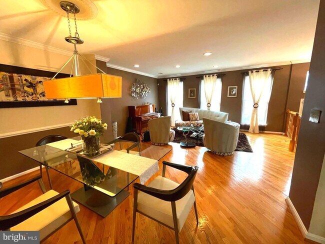 Foto del edificio - 12013 Lynford Ln
