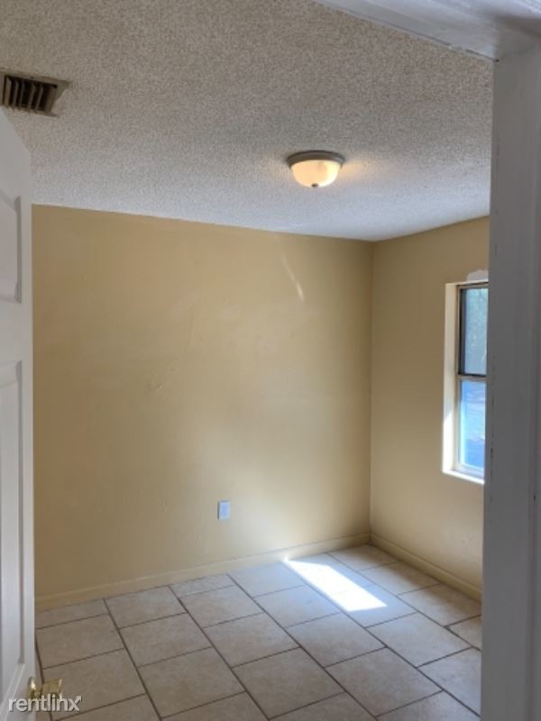 Building Photo - 13828 NW 158th Ave