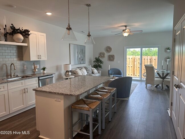 Building Photo - 1581 Dusk Cv