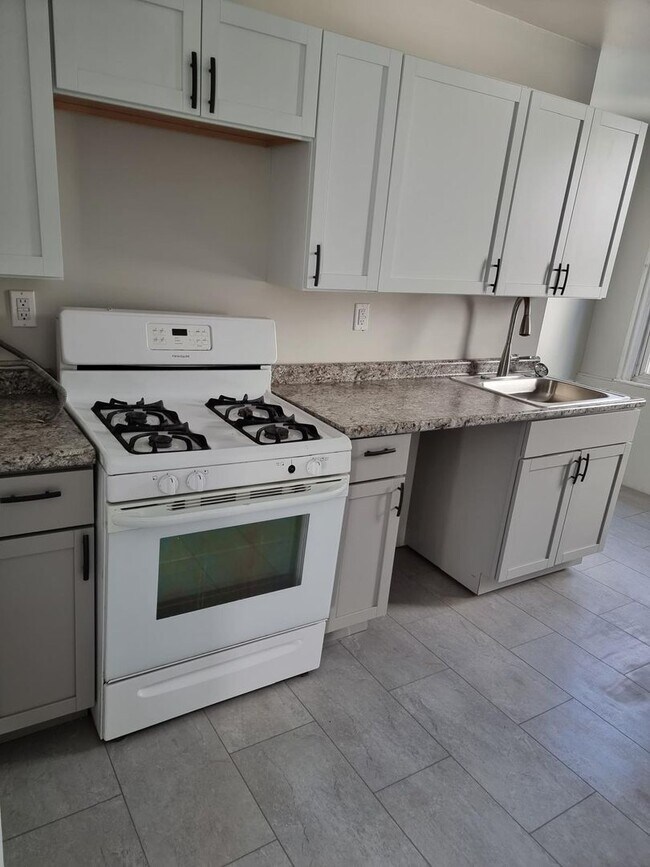 Photo - Newly Remodeled 2-Bed, 1-Bath Spacious Hou... House