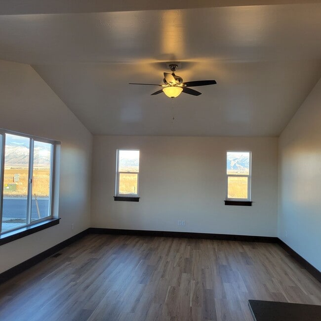 Building Photo - Brand New 3 Bed 2 Bath with double attache...