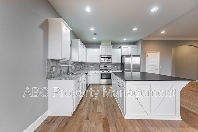 Foto del edificio - 3407 SW Mistletoe Ave
