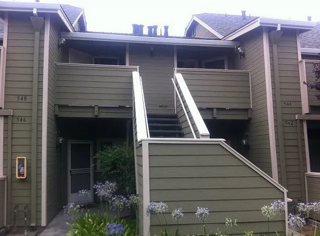 2Bd/2Bth Condo, hardwood floor, balcony - 2Bd/2Bth Condo, hardwood floor, balcony