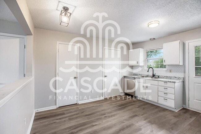 Building Photo - 144 N Crest Dr