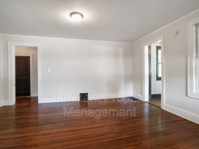 Building Photo - 5 E Blue Ridge Dr