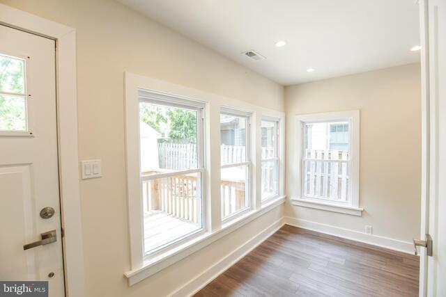 Foto del edificio - 5712 Grosvenor Ln