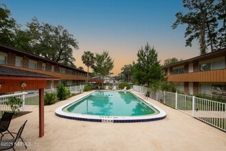 Building Photo - 1217 Park Ave