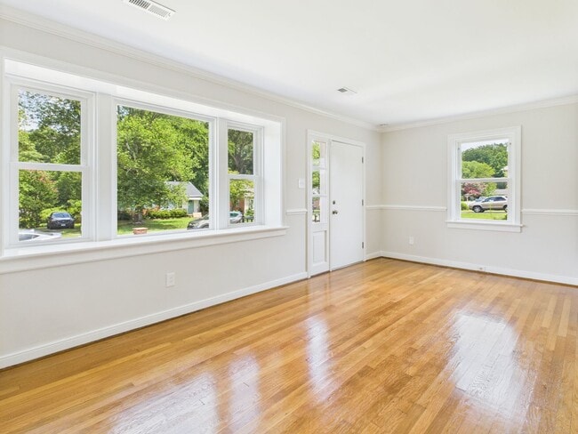 Foto del edificio - 1709 Glenview Rd