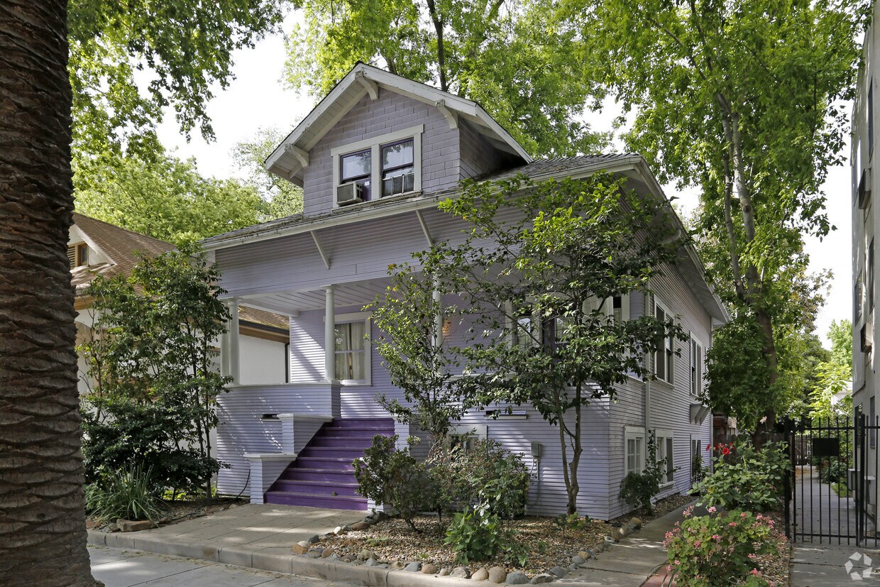 Building Photo - 2526 H St