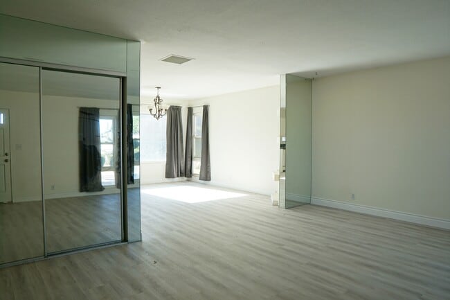 Foto del edificio - 39220 Karen St