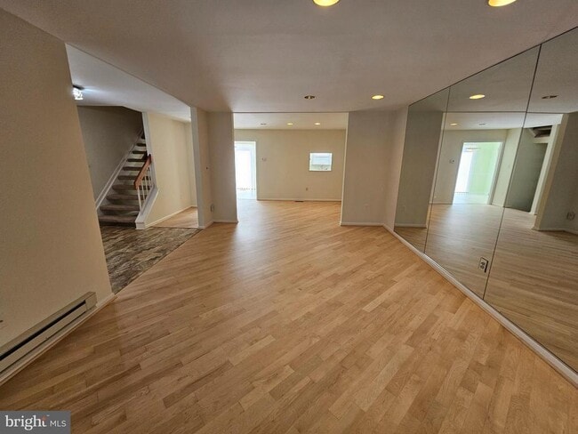 Foto del edificio - 6908-6910 Ten Timbers Ln