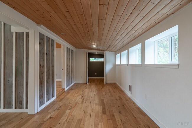 Building Photo - 32345 Baumgardner Ln