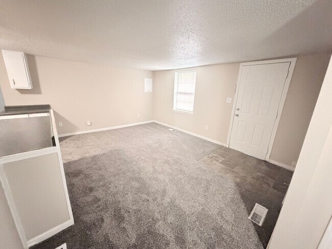 Foto del edificio - 806 1/2 E Devon St (MOVE-IN READY)!!