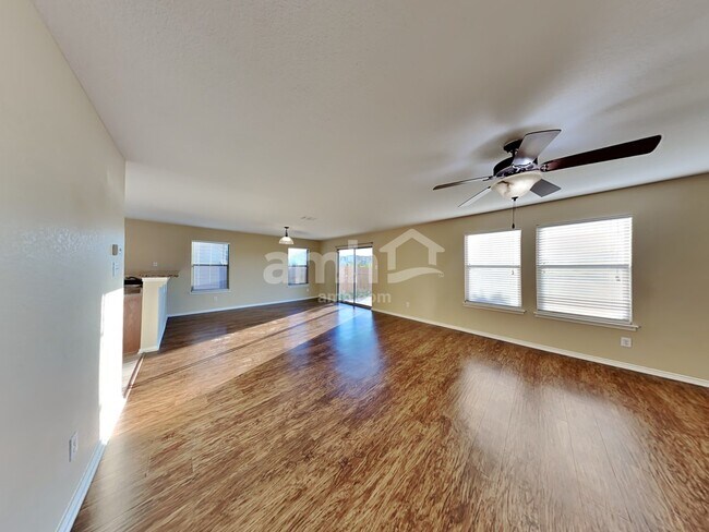 Building Photo - 523 Cormorant