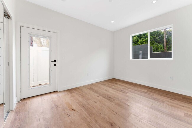 Foto del edificio - 4559 W 18th St