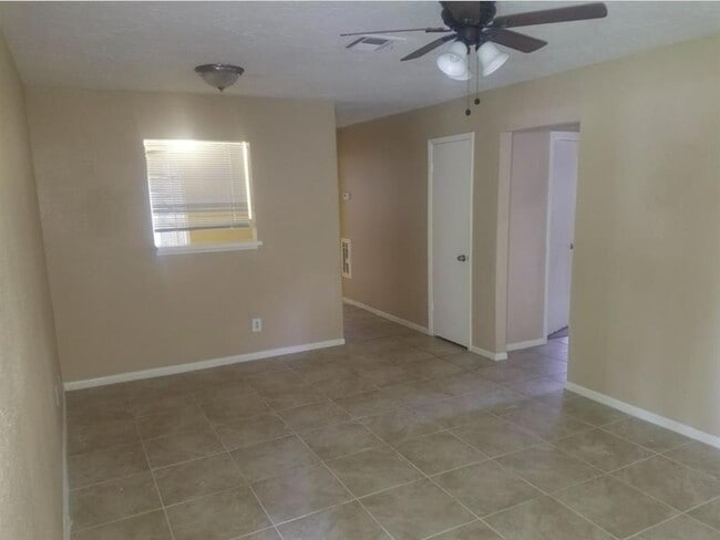 Building Photo - 9332 Tooley Dr