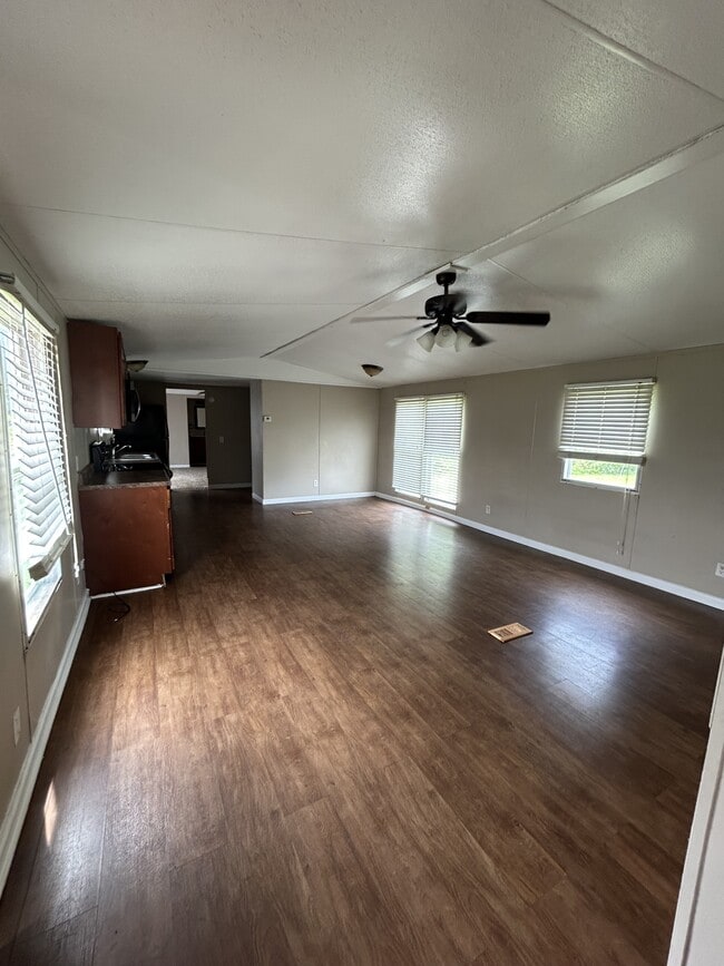 Foto del edificio - 313 Belew St