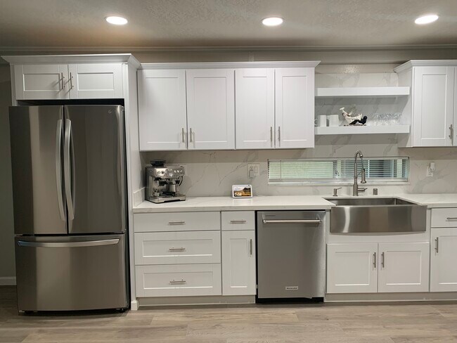 Foto del edificio - 2734 Oak Rd