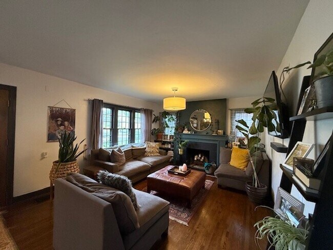 Foto del edificio - Beautiful 4 Bedroom Home
