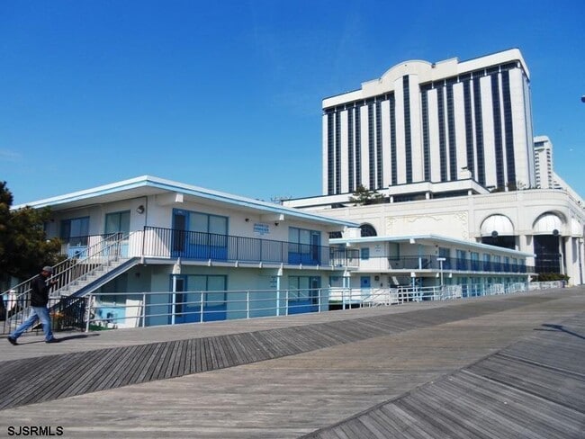 Building Photo - 3501 Boardwalk