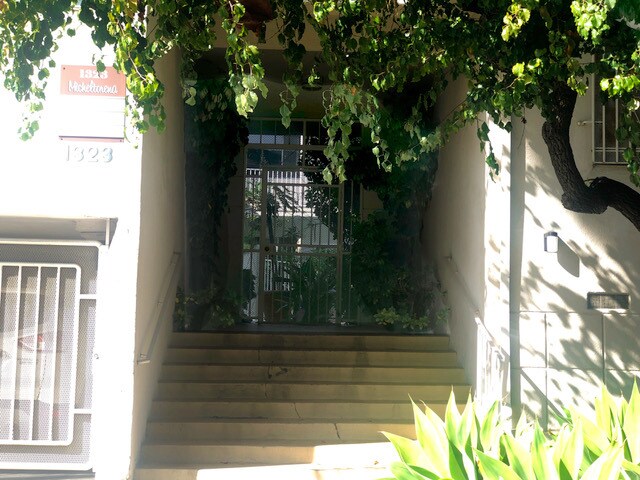 Primary Photo - 1323 Micheltorena St