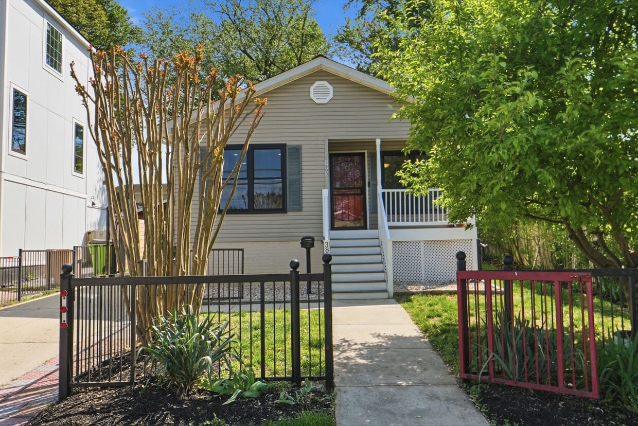 Photo - 3803 Allison St