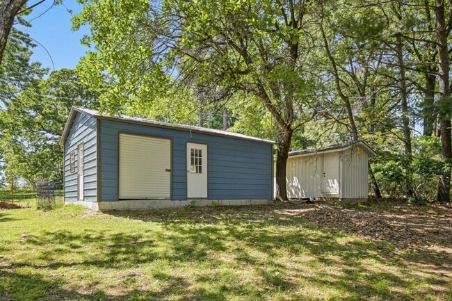 Building Photo - 1306 Marion Dr