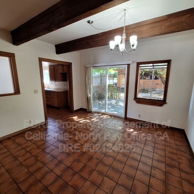 Building Photo - 825 Bodega Ave