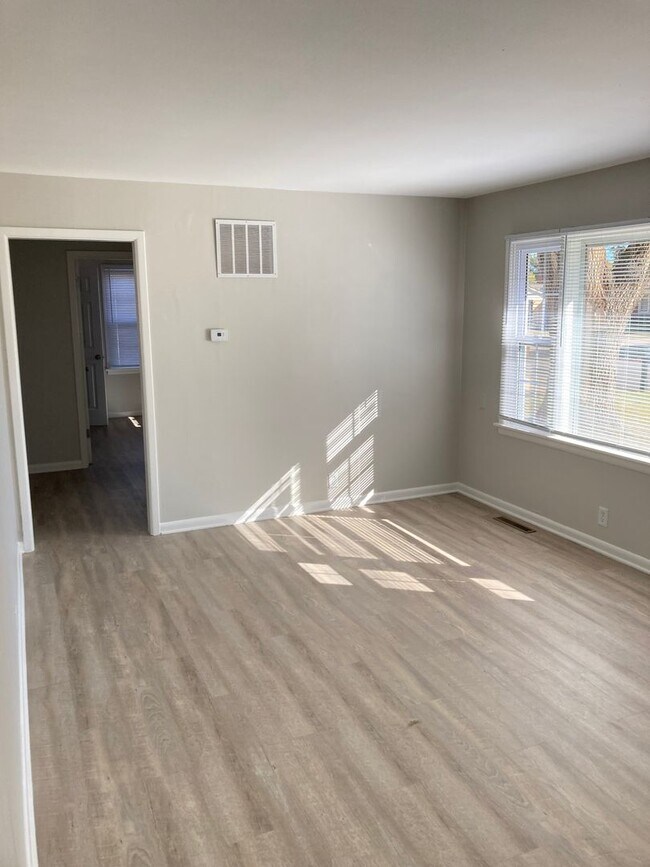 Foto del edificio - 3 Bedroom and 1 Bath House in Haysville