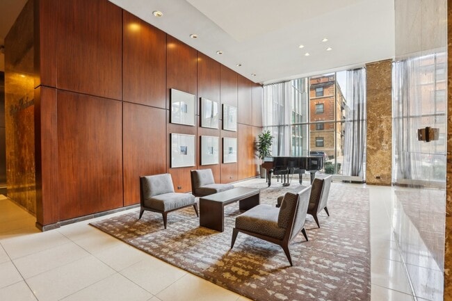 Foto del edificio - 655 W Irving Park Rd