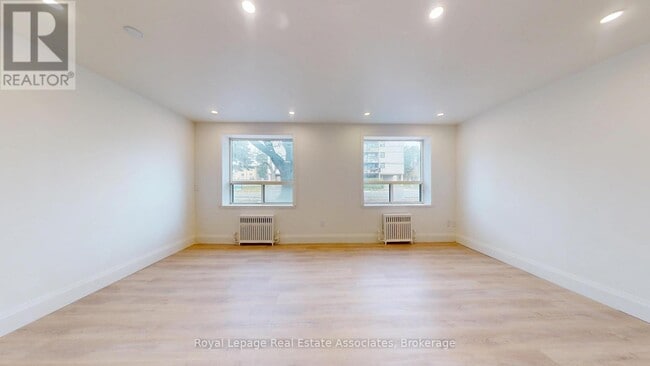 Photo du bâtiment - 1 Marquette Ave