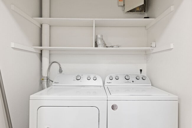 Building Photo - 1912 N Floyd Rd