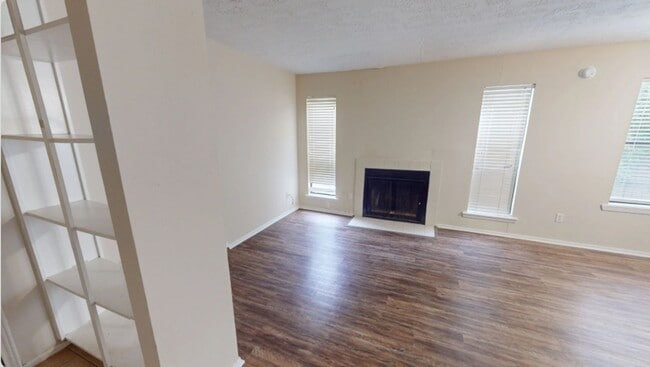 Building Photo - 1107 Verde Dr