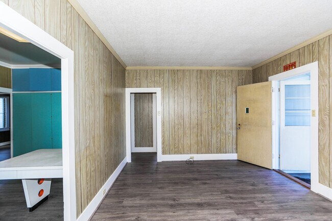 Foto del edificio - Waiola - 3 bed, 1.5 bath single-family home. 950 sq ft of living space. Freshly painted interior ...