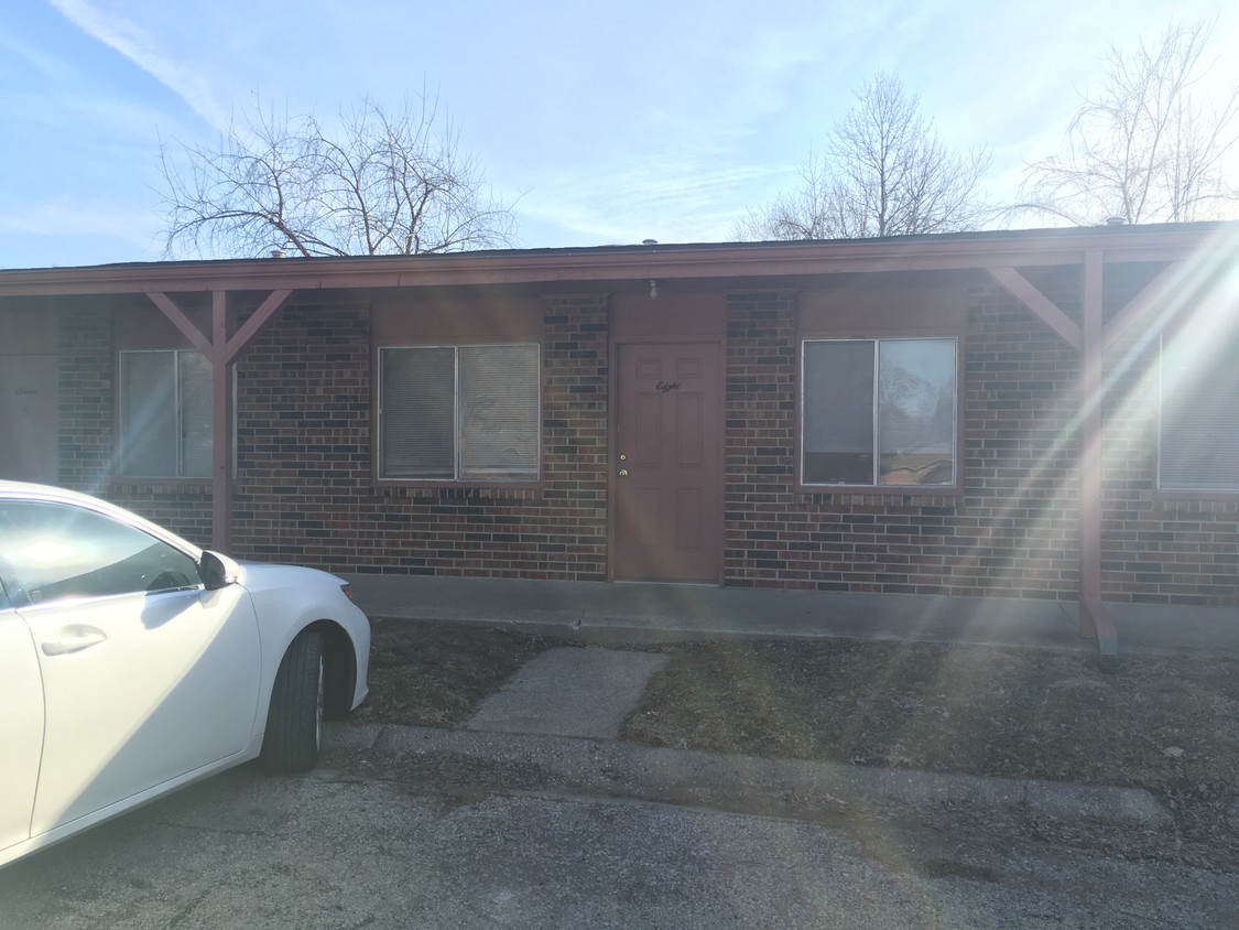 Front - 801 S Main St