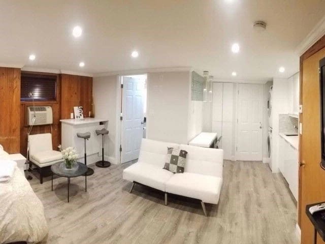Foto del edificio - 6420 99th St