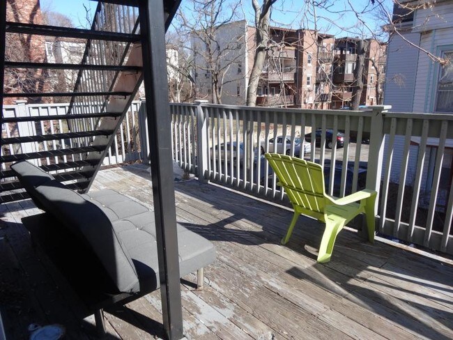 Foto del edificio - 10 Greylock Rd