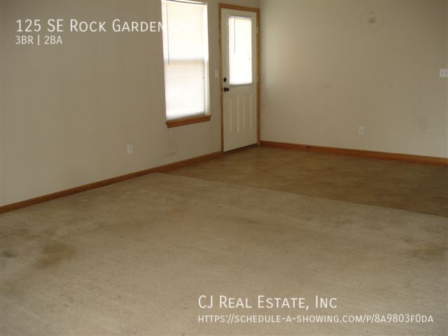 Building Photo - 125 SE Rock Garden Ln