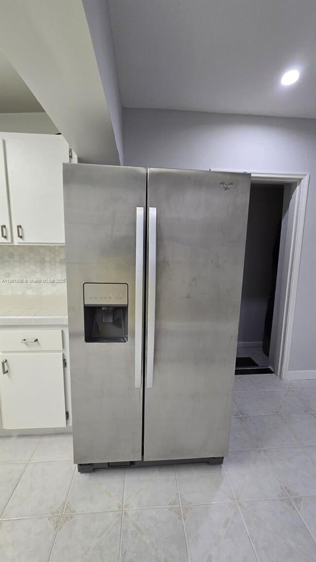 Foto del edificio - 5911 SW 6th St