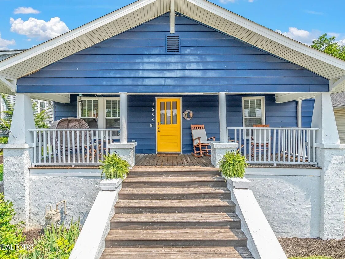 Primary Photo - 1209 Hiawassee Ave